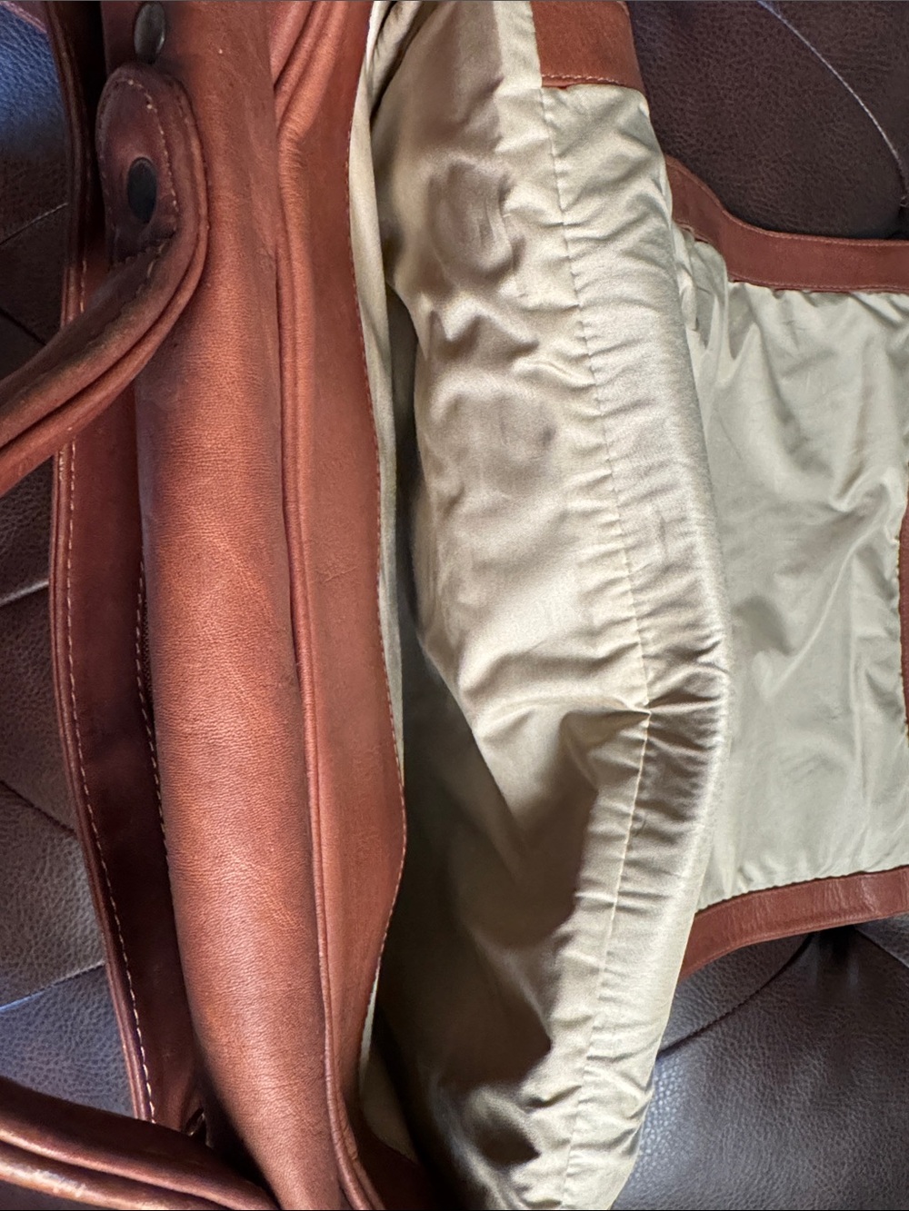 Women’s Leather Book/Messenger Bag in Brown - Classic Carry - Picture 7 of 7